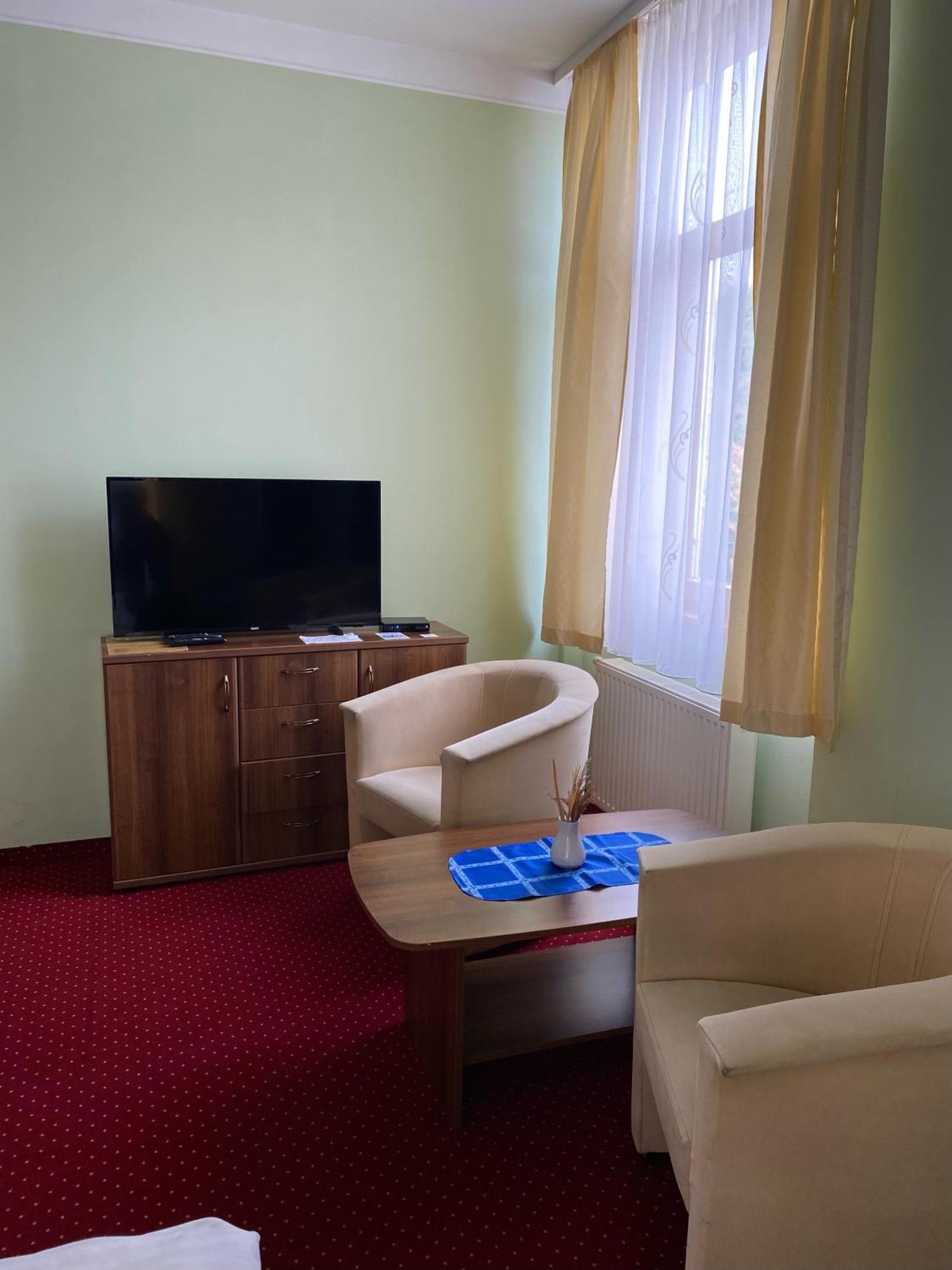Bed & Breakfast Het Pecset Fogado Etterem Sopron